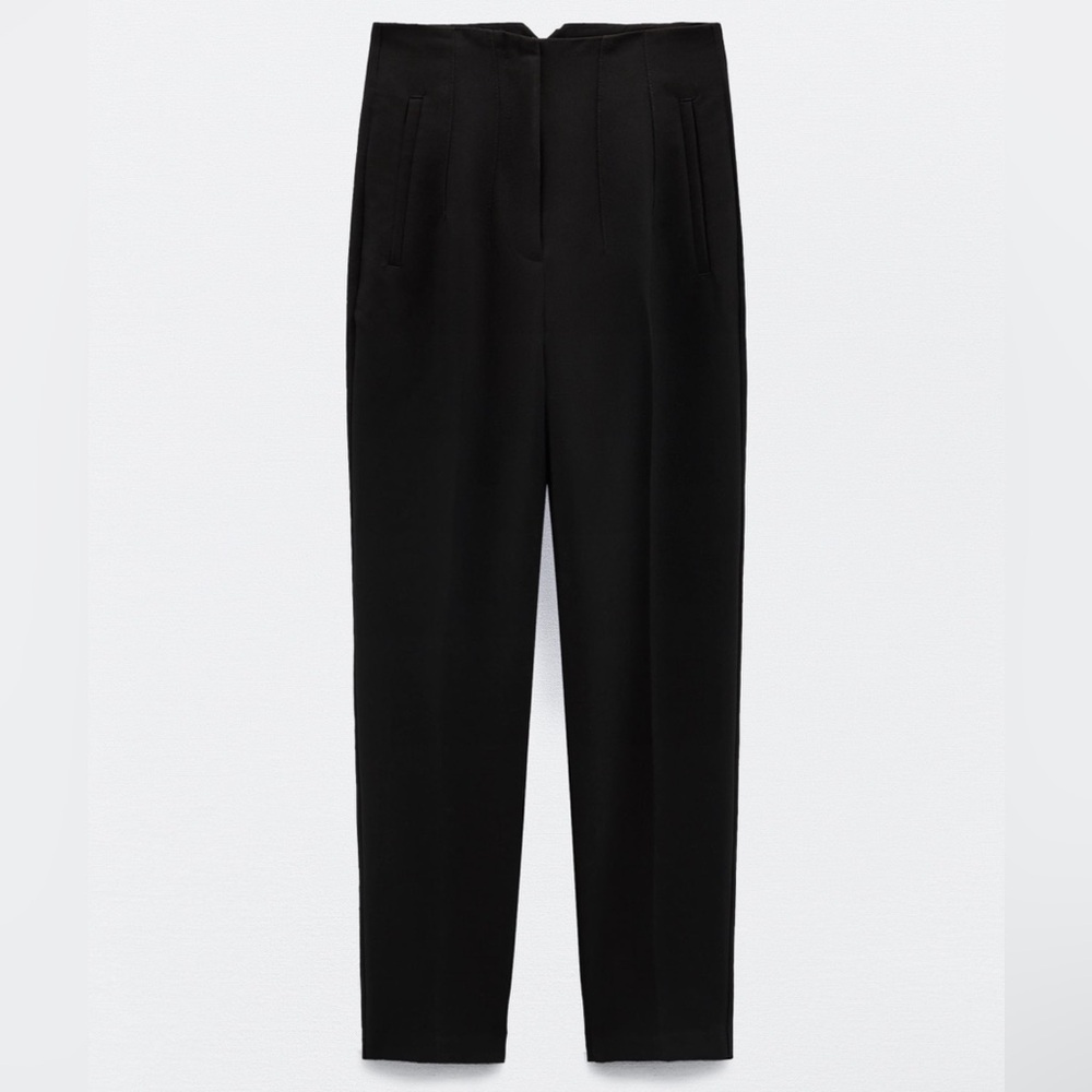 PANTS WITH A HIGH WAIST